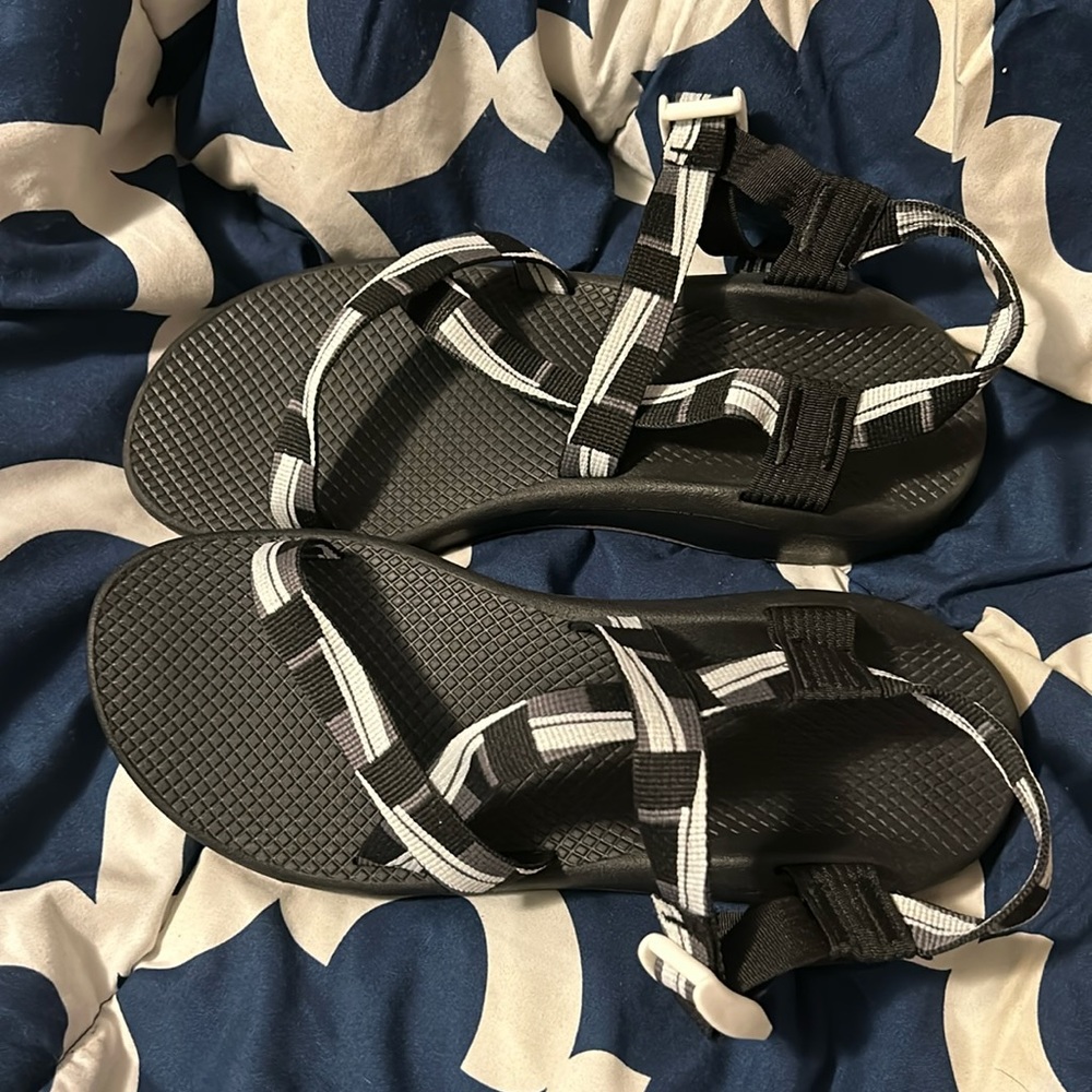 Chaco black womens sandals
